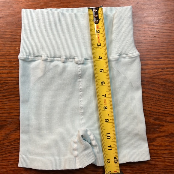 FP Movement Happiness Runs Shorts - Picture 3 of 10